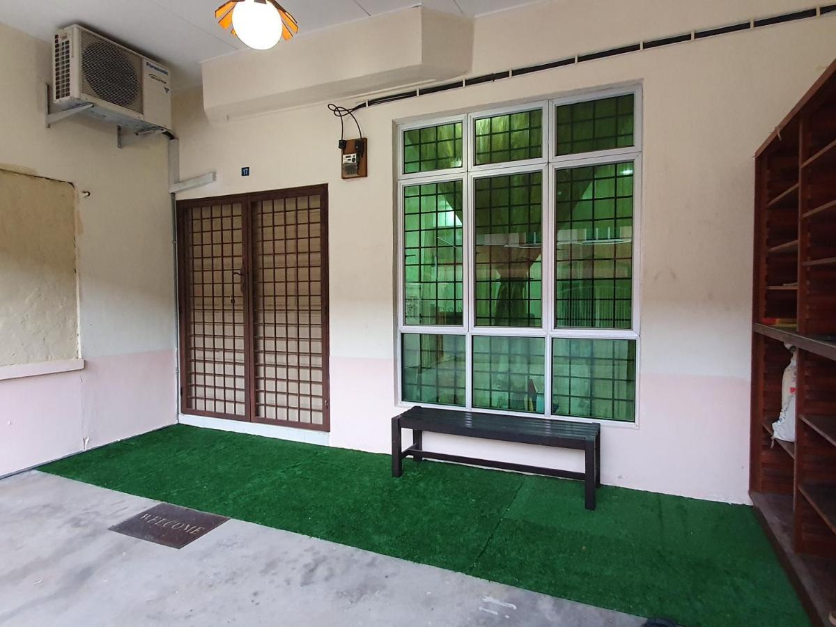 Cempaka Homestay *